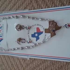 🧡2/$10 NWT Texas State Charm Necklace & Earrings Set. " Don't Mess With Texas"